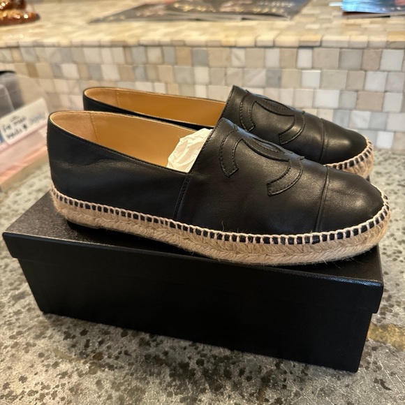 Chanel Espadrilles: Black Lambskin - Picture 4 of 7